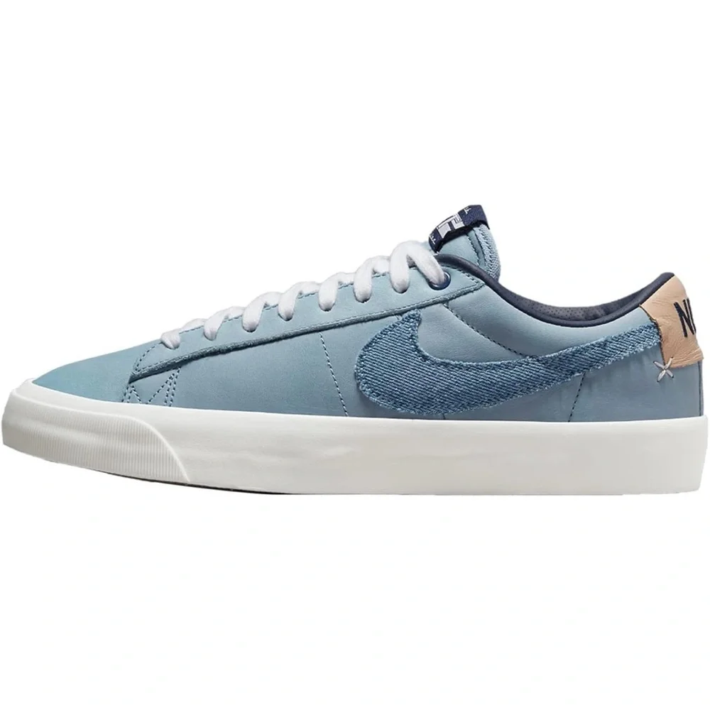 Nike Zoom Blazer Low Pro GT PRM in White/ Navy Size 7 in men’s 8.5 in women’s
